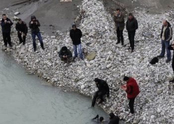 “Nëna dhe babai të dinë që e kanë trupin e djalit”/ Flet i afërmi i 10-vjeçarit që e mori rrjedha e lumit Fan