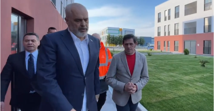 “Nuk keni punë me gjykatën e Parisit”, Rama nuk rri pa përmendur Berishën në Kamëz