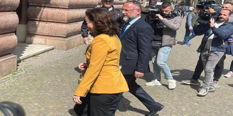 Yuri Kim për të tretën ditë në Kryesinë e Kuvendit, ja me kë takohet sot