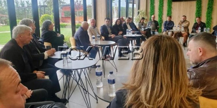 Luli i shitur vazhdon lojën djallëzore, takon disa të mjerë dhe i flet për të ardhmen e ndritur