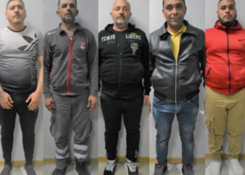 Publikohen fotot e mashtruesve që “gllabëruan” 1.4 milionë euro në llogaritë bankare të grekëve, mes tyre një shqiptar