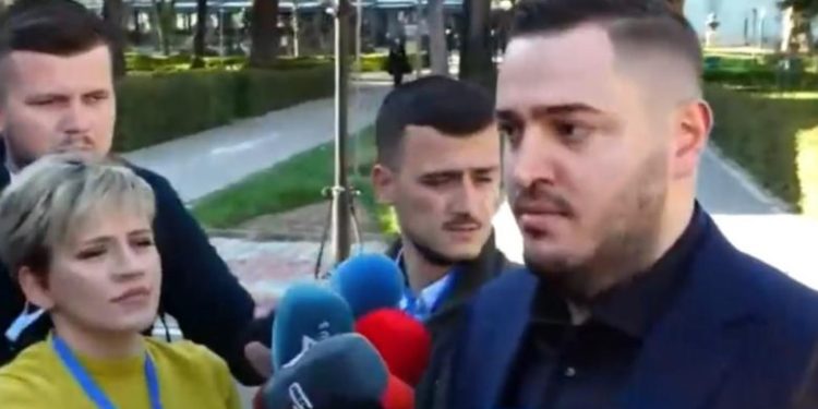 DASH sanksionoi Aqif Rakipin, reagon i prekur djali i tij, deputeti i PS: Babai im është…