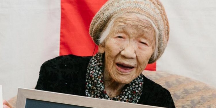 Vdes njeriu më i vjetër në botë në moshën 119-vjeçare