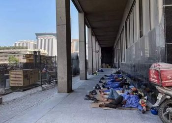 “Asnjë ditë pushimi për 3 vjet”/ Skllavëri për Botërorin 2022, si i shfrytzon FIFA punëtorët