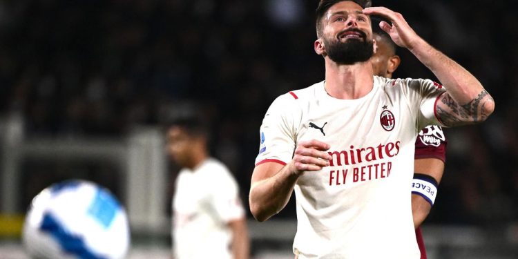 VIDEO/ Milani del nga shinat, ndalet në barazim në Torino