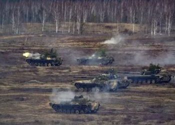 “Synimi i Putinit nuk ka ndryshuar ende”/ NATO ngre alarmin: Forcat ruse po rigrupohen për sulm