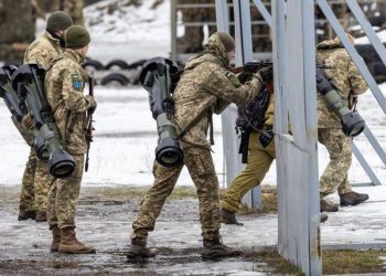 E FUNDIT/ Pas Kievit, ukrainasit rimarrin kontrollin e një tjetër qyteti, largohen rusët