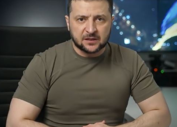 “Rusët po kryejnë gjenocid”/ Zelensky jep alarmin: Putini kërkon të shfarosë të gjitha kombësitë në Ukrainë