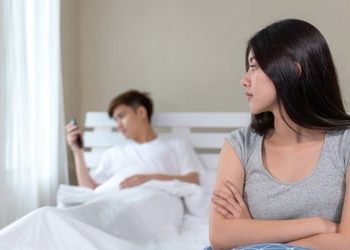 Pse burrat e kanë të vështirë të dëgjojnë atë që thonë gratë? Shkencëtarët kanë një shpjegim