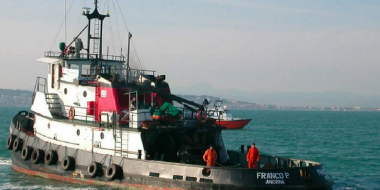 Fundosja e rimorkiatorit të nisur drejt Shqipërisë/ Shkon në 5 numri i të vdekurve, shpëton vetëm komandanti