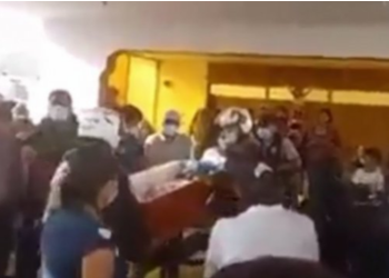 E PAZAKONTË/ Familja mendoi se kishte vdekur, 36-vjeçarja ishte futur e gjallë në arkivol