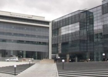 Dënohet me tre vite burg deputetja shqiptare, ja akuzat ndaj saj