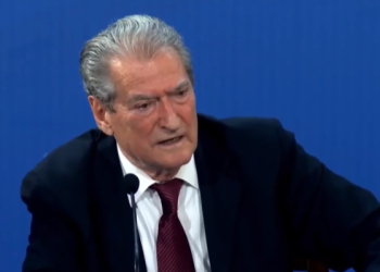 Sali Berisha në Berat: Lëvizja jonë është revolucion! Çfarë nuk u bë që të na pengojnë