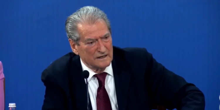 Sali Berisha në Berat: Lëvizja jonë është revolucion! Çfarë nuk u bë që të na pengojnë