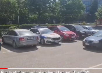 EMRAT/ Kallashnikov e municione luftarake! Arrestohen 2 të rinjtë në Tiranë, ja çfarë raporton policia