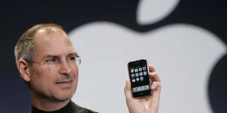 Gjatë pushimeve, Steve Jobs “bombardonte” stafin me telefonata, punonjësit nuk ishin të qetë për ditë të tëra