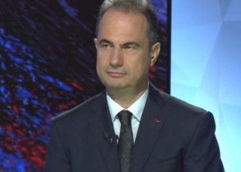 “Sekser politik i Ramës”, Deklaratat e Alibeajt, Boçi: Një i shkarkuar nga demokratët nuk….