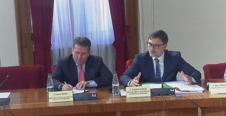 Enkelejd Alibeaj ngel vetëm, tjera zëra kundër. Po bën lojën e Ramës për Presidentin