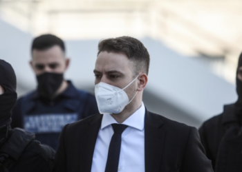 Vrau bashkëshorten e tij, dënohet me burgim të përjetshëm piloti grek