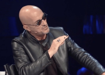 “Koreografia e Ronelës njëlloj si në klubet e natës”/ Robert Aliaj: Ulëriti nuk këndoi, ishte një histeri