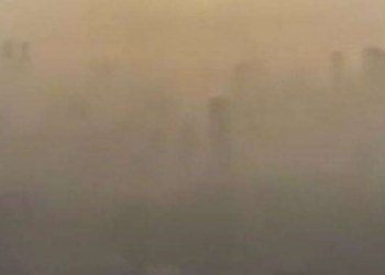 FOTO/ Stuhia e rërës, “zhduk” ndërtesën më të lartë në botë