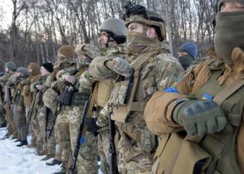 Nga menaxhere logjistike, inxhinier softuerësh dhe poet, këta janë ukrainasit e jashtëzakonshëm që luftojnë kundër Rusisë