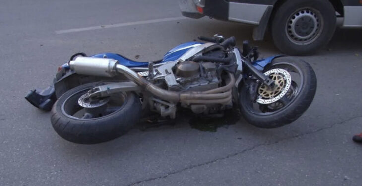 Vlorë/ Makina përplaset me motorin, vdes 69 vjeçari