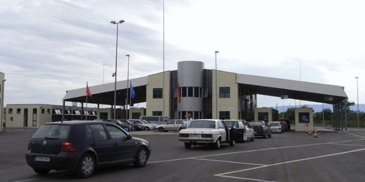 Korrupsion e kontrabandë, arrestohen 7 persona në Pogradec, mes tyre 2 doganierë dhe 2 policë të Qafë Thanës