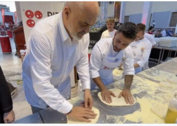 Pas zgjedhjes së presidentit Rama heq stresin duke gatuar pica: Pse e imja nuk është e rrumbullakët