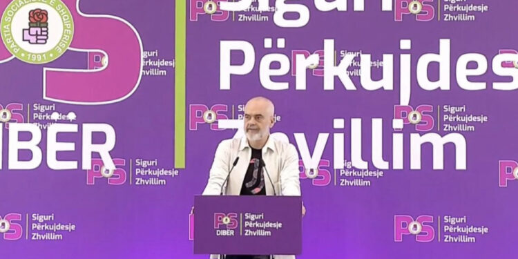 E mbushur me trafikant/ Rama takim me strukturat në Peshkopi: PS ka nevojë për gjak të ri