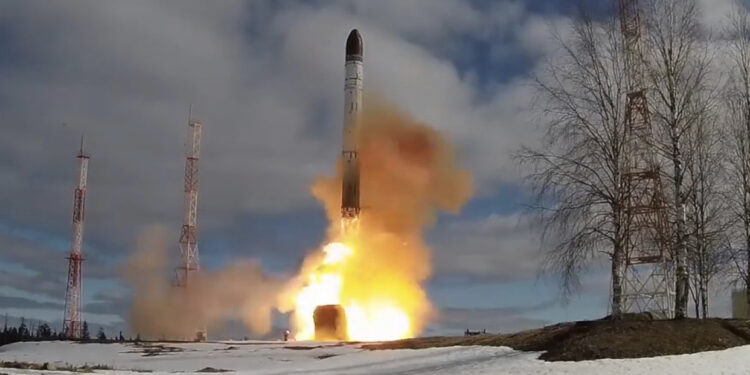 Zyrtari rus kërcënon Ballkanin me sulm bërthamor: Raketa jonë s’do të kërkojë leje të fluturojë mbi ta