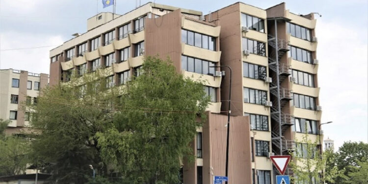 Arrestohet një person për krime lufte në Kosovë, dyshohet të jetë përfshirë me ofensivën…