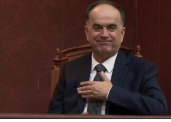 Kush ishte deputeti i opozitës që votoi pro presidentit Bajram Begaj?