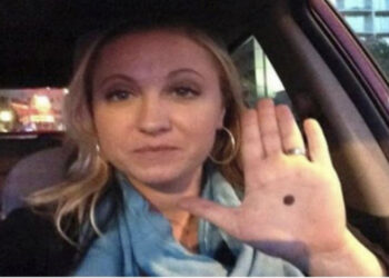 Nëse shihni dike me këtë shenjë në dorë, lajmëroni urgjent policinë