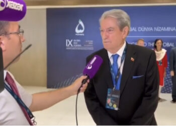 VIDEO/ Berisha merr pjesë në forumin “Global te IX” në Baku: Është një mundësi për të paraqitur qëndrimet e PD për zhvillimet në vend dhe rajon