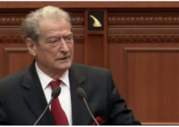 Berisha thirrje shqiptarëve në emigracion: Angazhohuni të rrëzojmë narkoshtetin e Ramës!