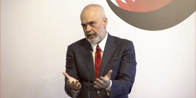 Rama ironi me gazetarët: Jam më shumë se pro-serb, jam vëllai i Vuçiçit