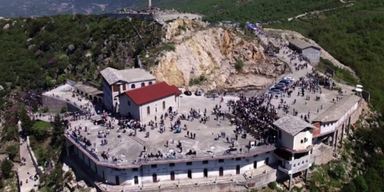 Sherr te kisha e Laçit, njëri përfundon në spital në gjendje të rëndë