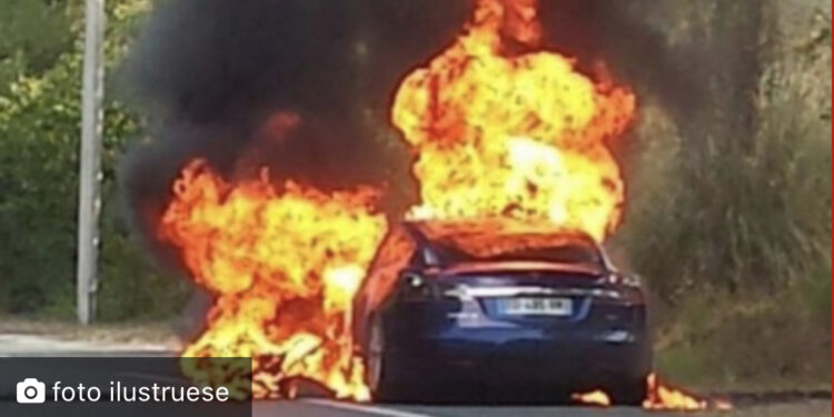 “Benzi” merr flakë gjatë ecjes në Gjirokastër, shpëton pa dëmtime drejtuesi