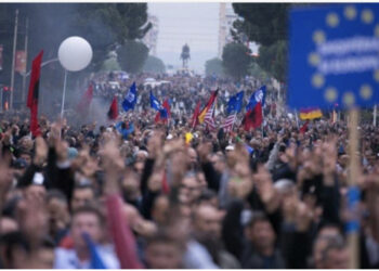 Berisha, thirrje shqiptarëve: Të ngrihemi për të shpëtuar Shqipërinë