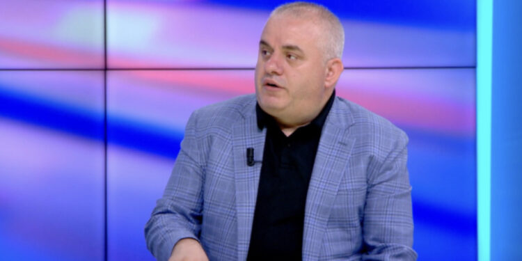 “Dumani po tjetërson ngjarjet”, Artan Hoxha: Në një atentat i përfshirë anëtari i grupit të rrezikshëm, pse s’ka arrestime?