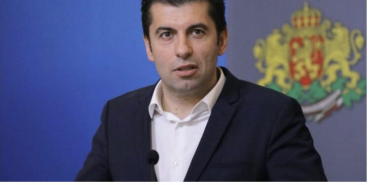 Rrëzohet qeveria e kryeministrit Kiril Petkov në Bullgari