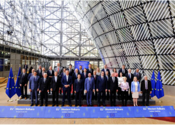 Përfundon Samiti i BE-së, publikohet fotografia e përbashkët e liderëve