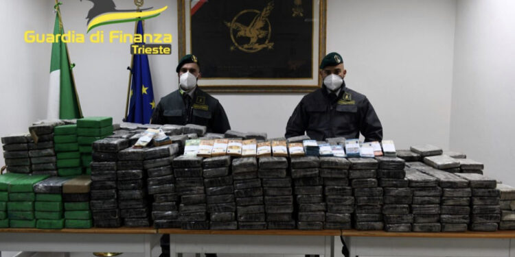 Kapja e mbi 4 tonëve kokainë nga Kolumbia në Europë, 4 shqiptarë të përfshirë, drejtësia italiane i mbyll në shtëpi