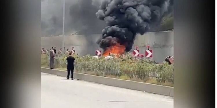 EMRI/ Një i vdekur, dalin pamjet e makinës pas atentatit në Sauk, si u shkatërrua “Benzi” i 27-vjeçarit