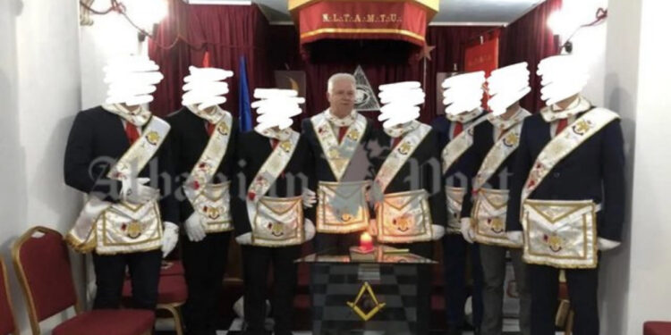 Dalin sekretet, si nisi masoneria shqiptare: Kush i drejton dhe lidhjet që kanë