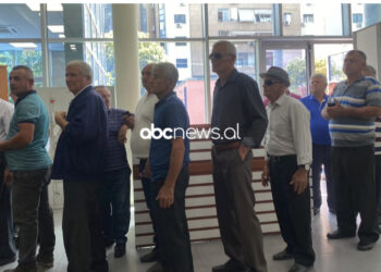 Reforma në Drejtësi një turp, con gjithë fshatin në SPAK për një autokombanjë