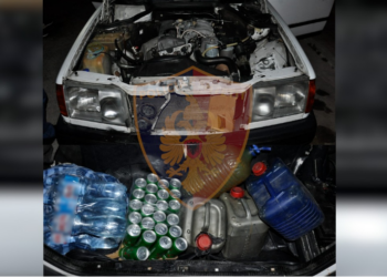 Kaloi 40 litra naftë dhe produkte ushqimore në doganë pa paguar akcizën, 56-vjeçari arrestohet në Qafë Thanë