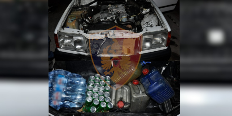 Kaloi 40 litra naftë dhe produkte ushqimore në doganë pa paguar akcizën, 56-vjeçari arrestohet në Qafë Thanë