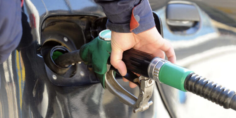 Ndryshojnë çmimet e karburanteve, ulet benzina, nafta dhe gazi